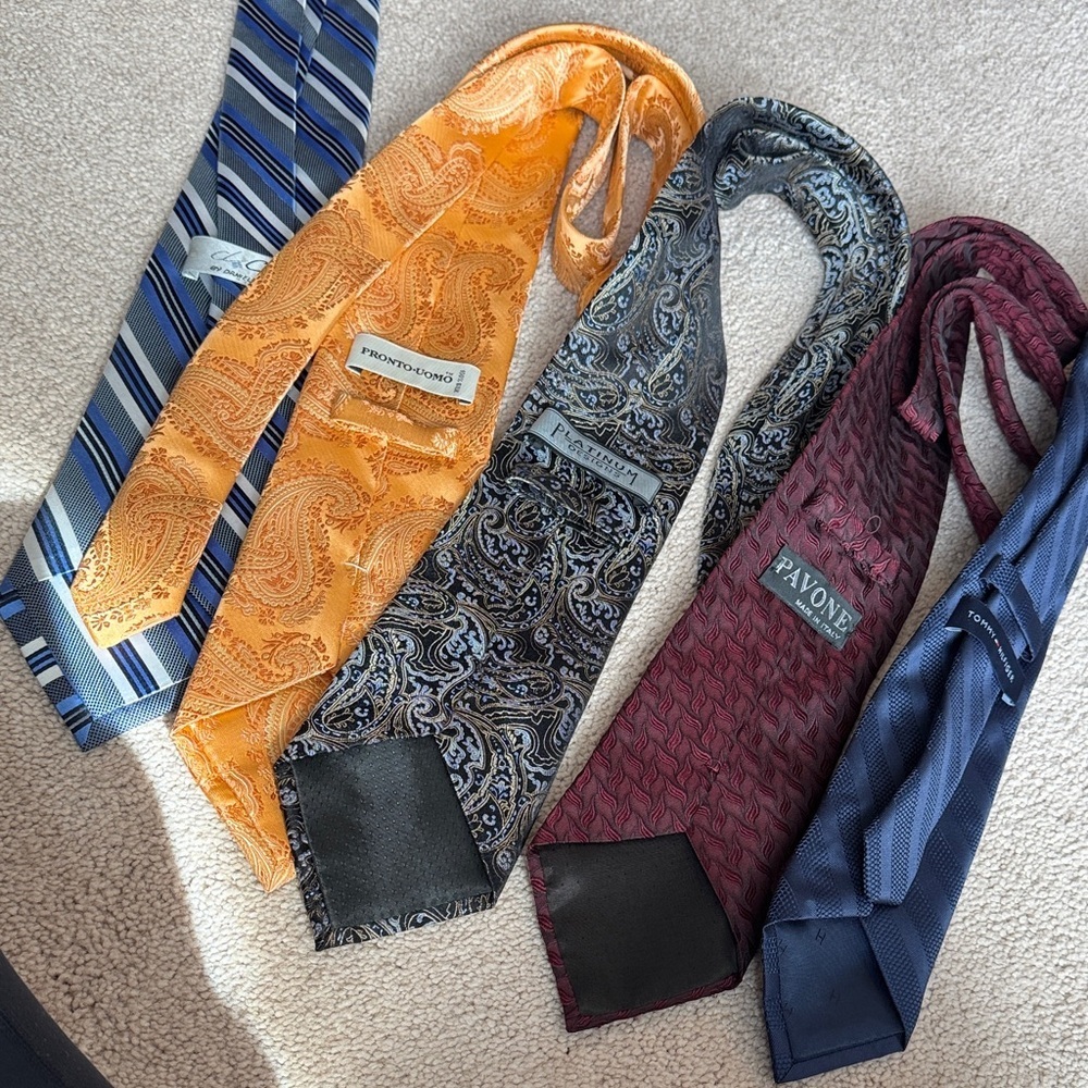 Bundle of men’s silk ties - Picture 9 of 9